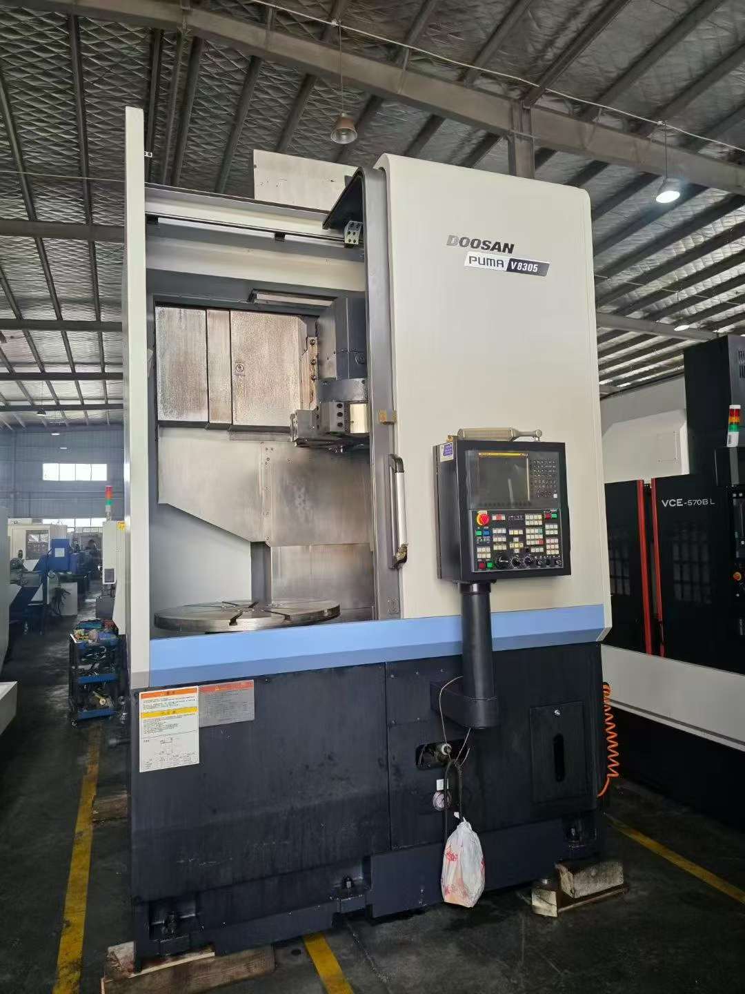 2020 Doosan PUMA V 8305 CNC Vertical Lathe photo 1