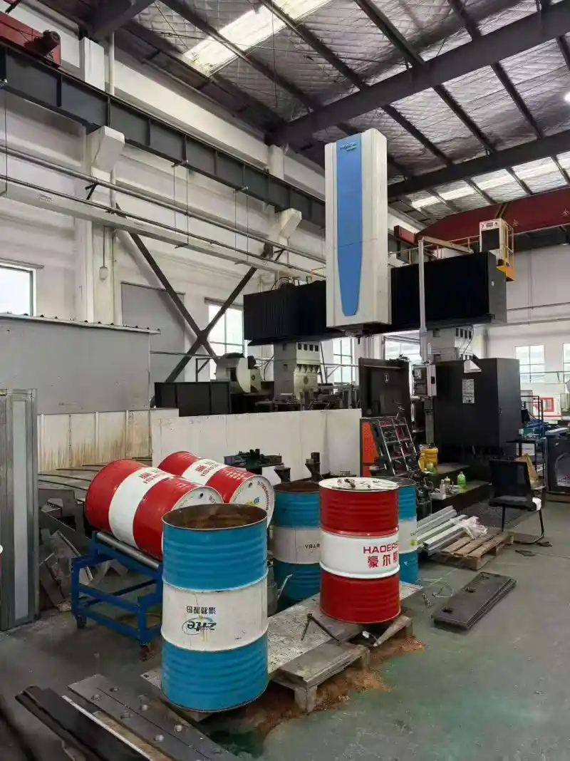 21 Year Huadong 6032 Gantry Machining Center with Square Ram 400 x 400 photo 1