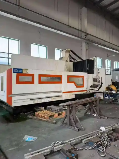 Bangwei 3016 Gantry İşleme Merkezi, BT50 İş Mili ve Takım Magazini ile