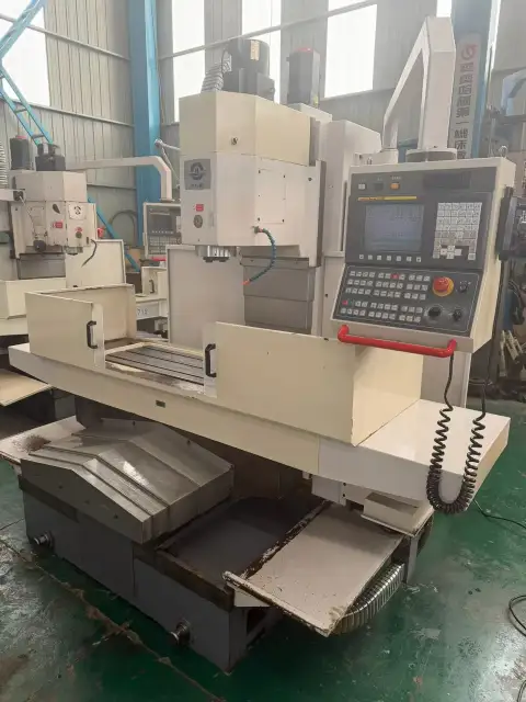 Mesin CNC Milling Bei Yi 715, Kontrol FANUC, Spindle BT50, Gear Head