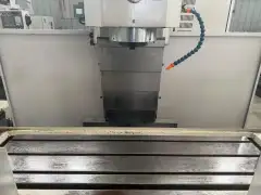 Bei Yi 715 CNC Milling Machine, Fanuc Control, BT50 Spindle, Gear Head photo 4