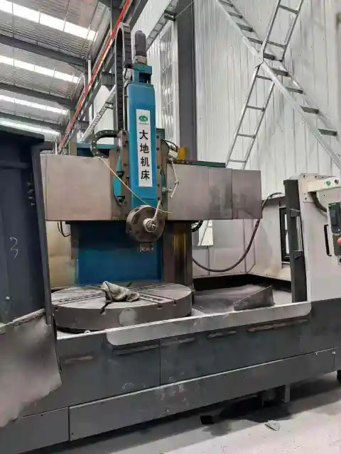 Torno vertical CNC Dalian New World 5116 con Siemens 828D