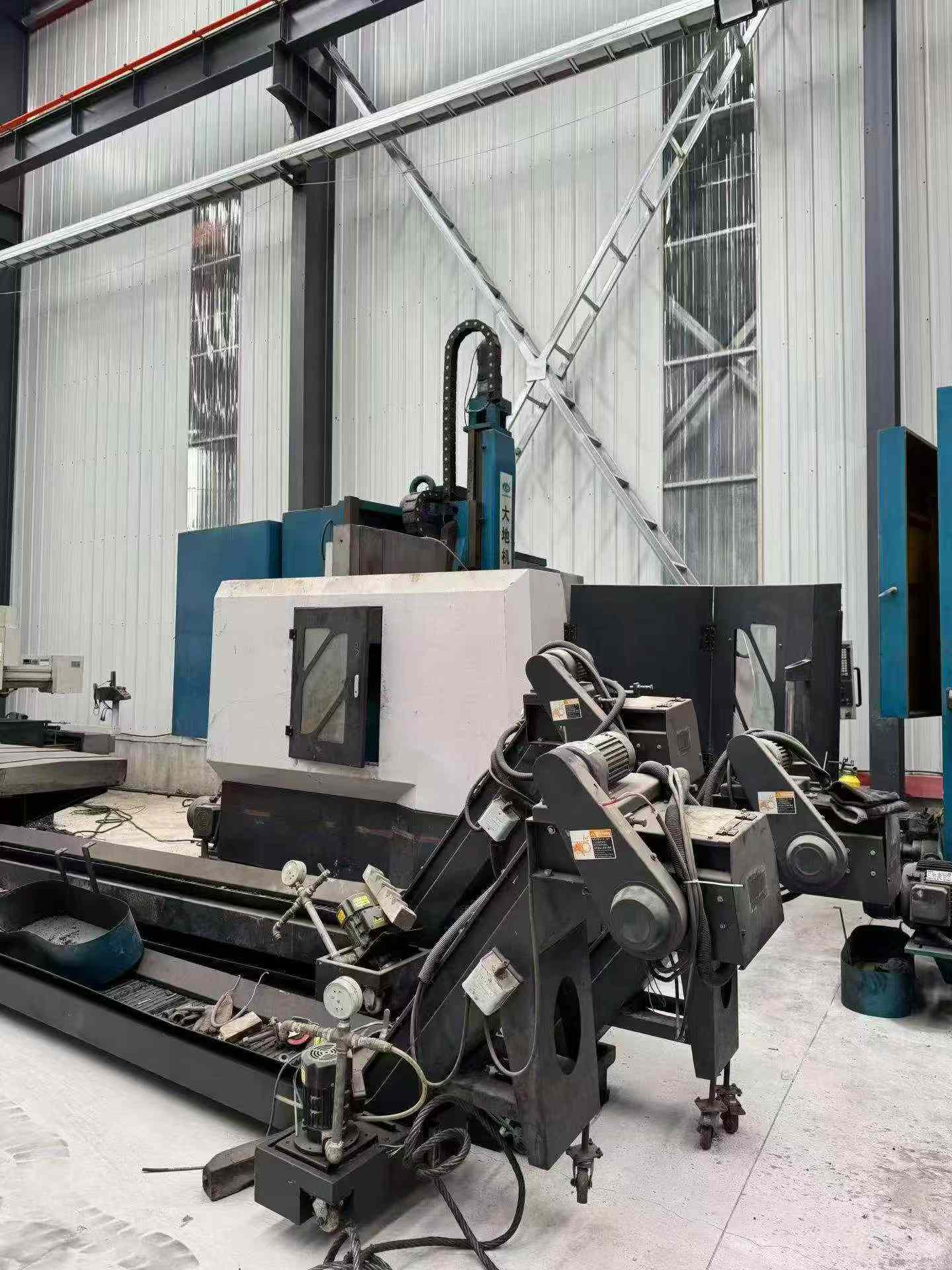 Dalian New World 5116 CNC Vertical Lathe with Siemens 828 D photo 3