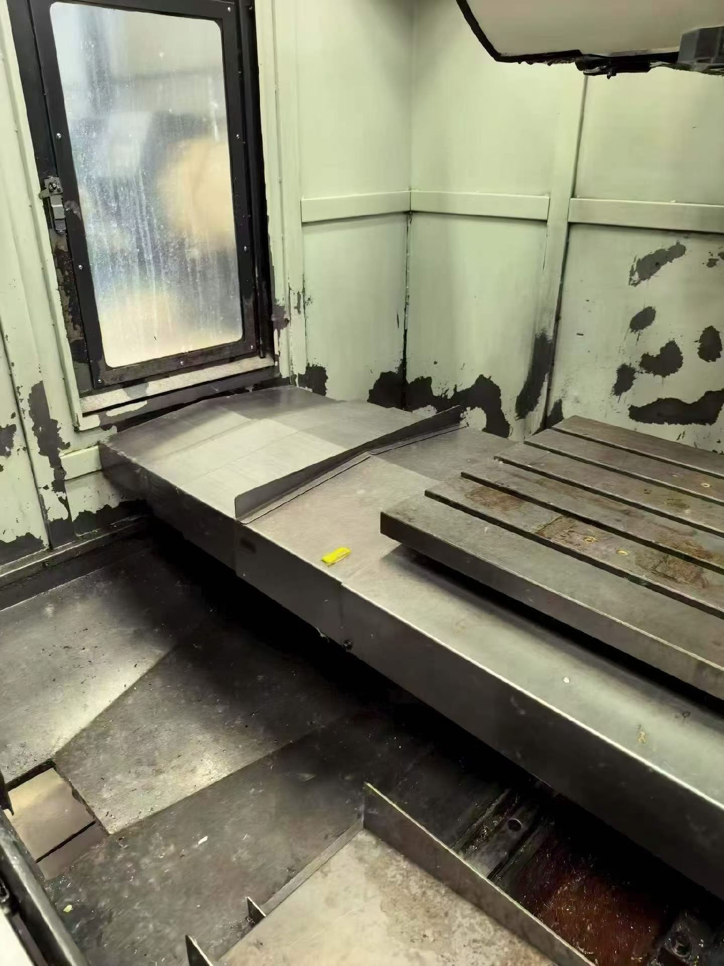 Used DATAN VL-1100 Vertical Machining Center photo 4