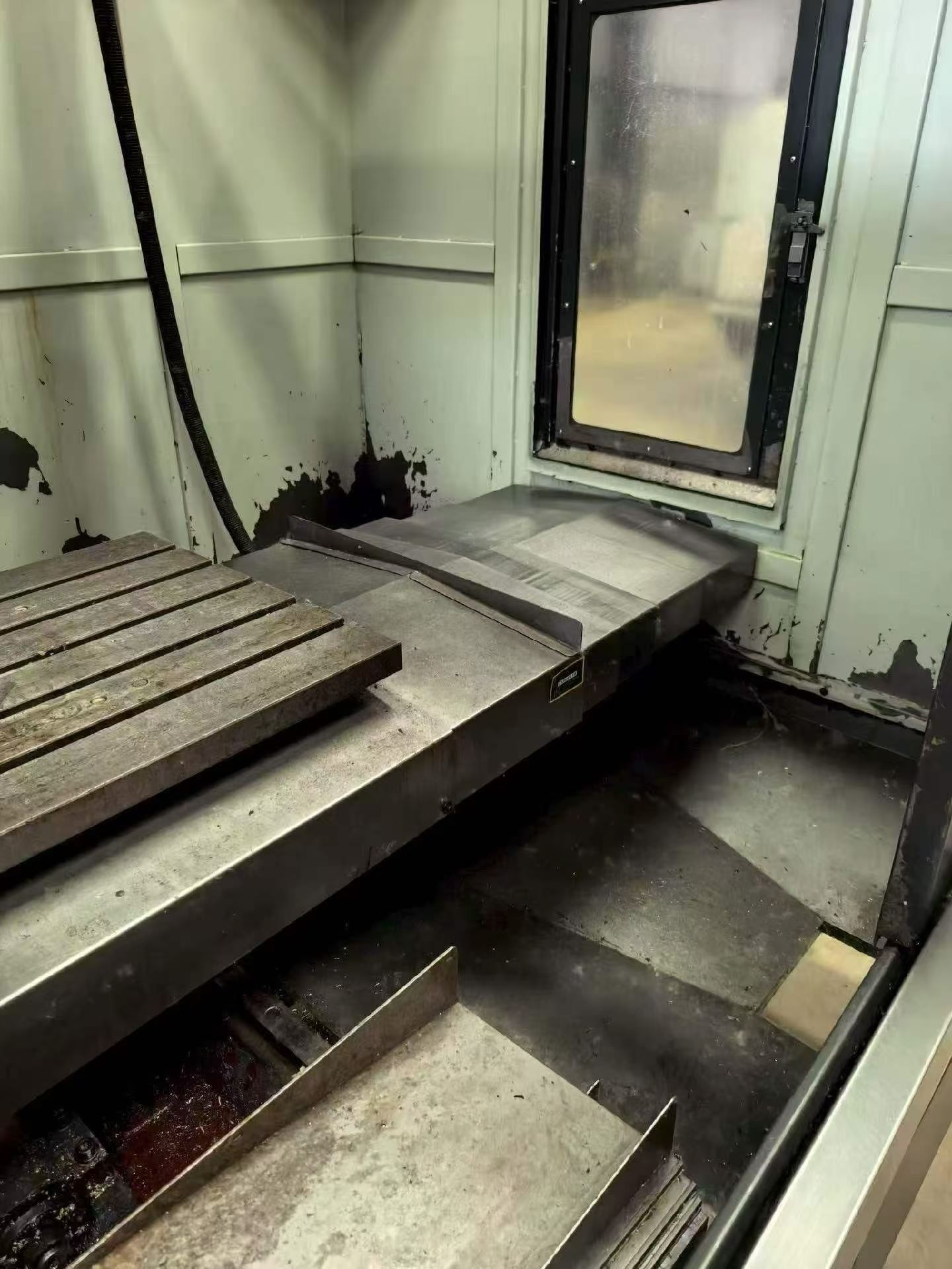 Used DATAN VL-1100 Vertical Machining Center photo 5