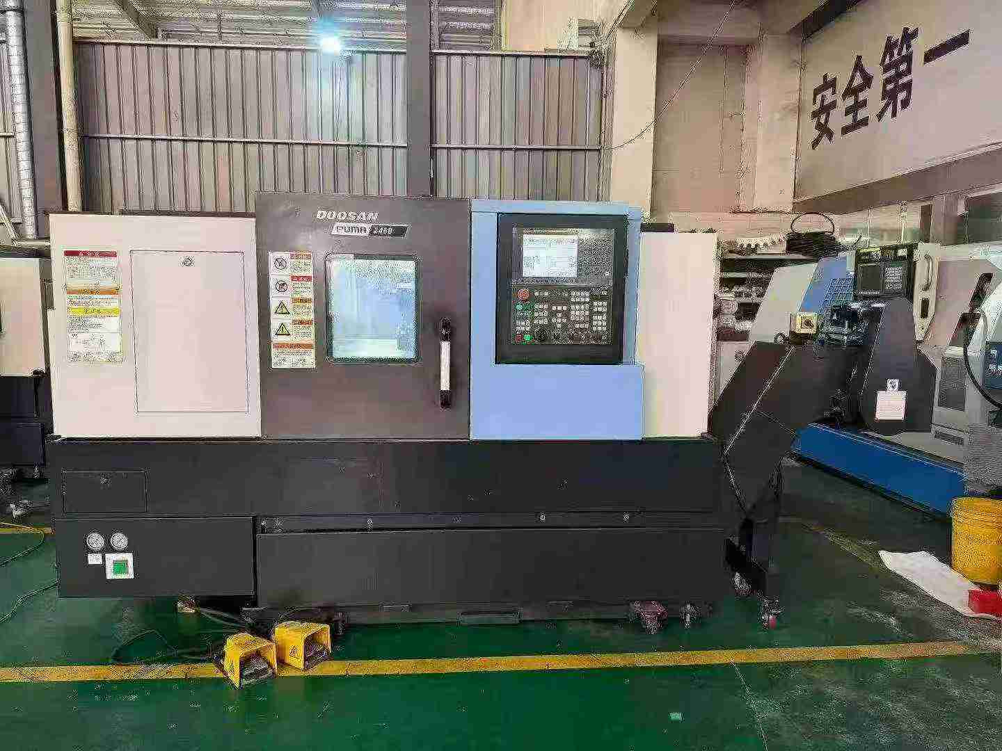 Doosan PUMA 2450 CNC Lathe with Fanuc 0i-TF Plus photo 2