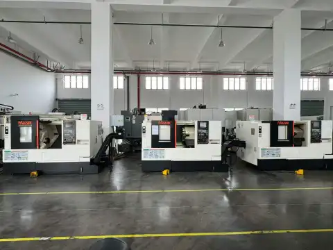 Mazak QTS 200 Máy tiện CNC - Có 3 máy