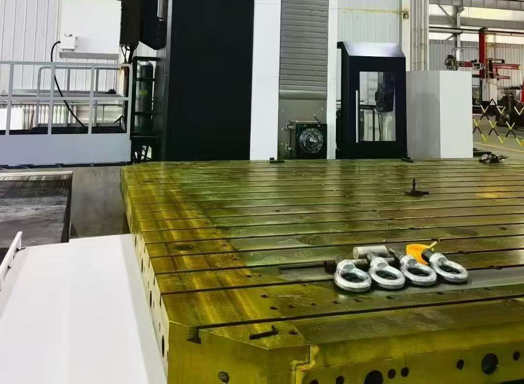 Nearly new Neway 160 square ram CNC boring and milling machine photo 3