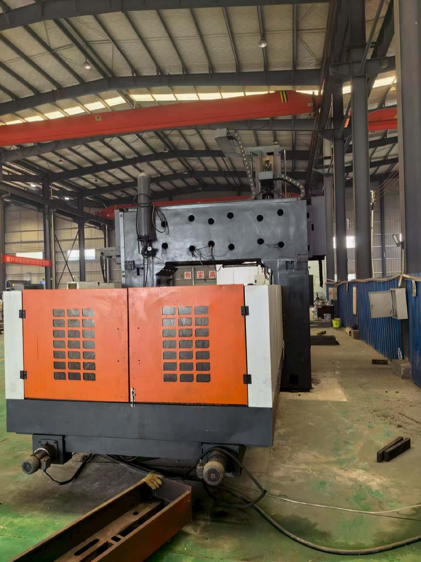 Used 4 m CNC Gantry Milling Machine with Worktable 1800 x 4000, Syntec Control photo 2