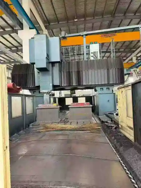 Kullanılmış CHIAO FU 4028 Köprü Tipi Freze Makinesi FANUC Kontrollü