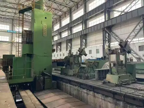 ماكينة تجويف وتفريز CNC من النوع الأرضي مستعملة