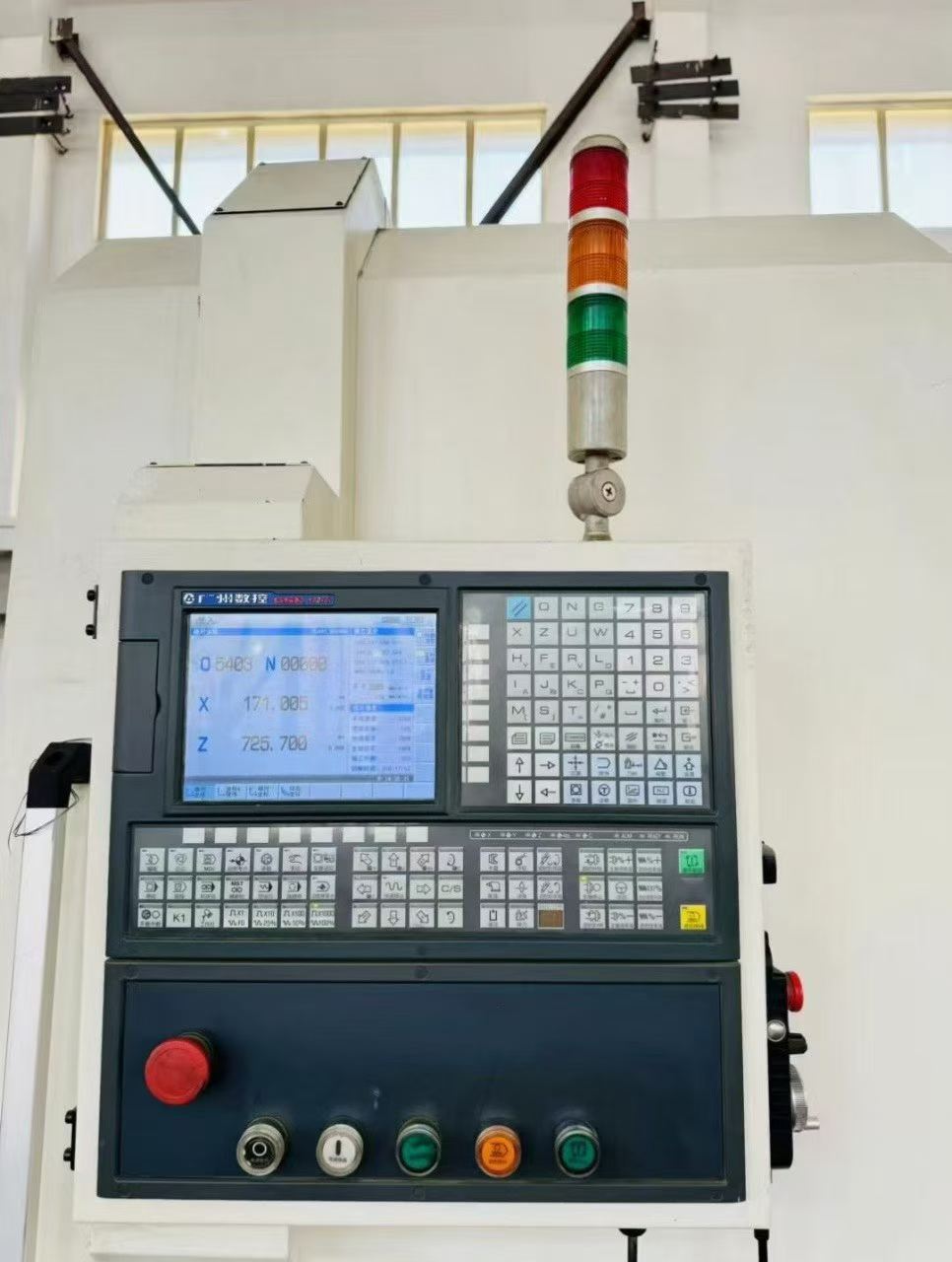 Used CNC Lathe: Anhui Jiangji 61125 x 3000 photo 4