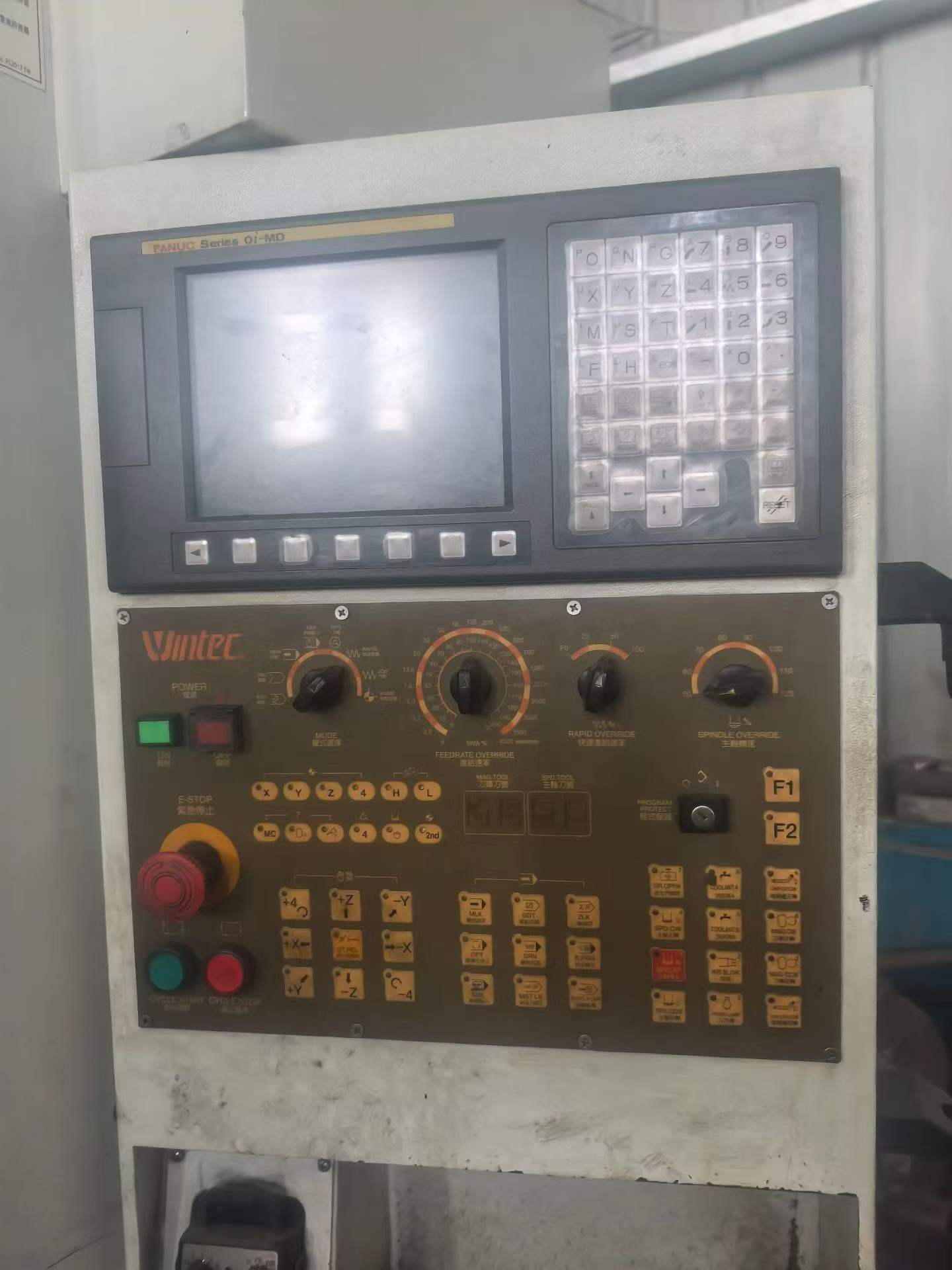 Used Da Qiao 1060 Machining Center with Fanuc MD System photo 3