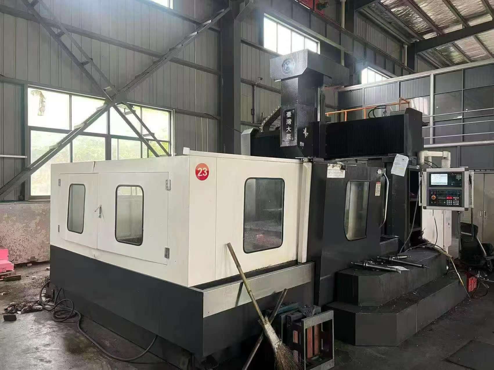 Used Dawei 2520 CNC Gantry Milling Machine photo 4