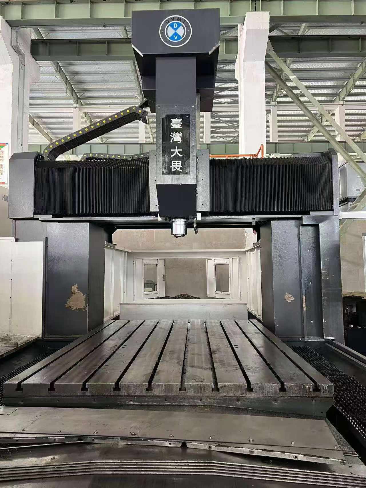 Used Dawei 2520 CNC Gantry Milling Machine photo 4