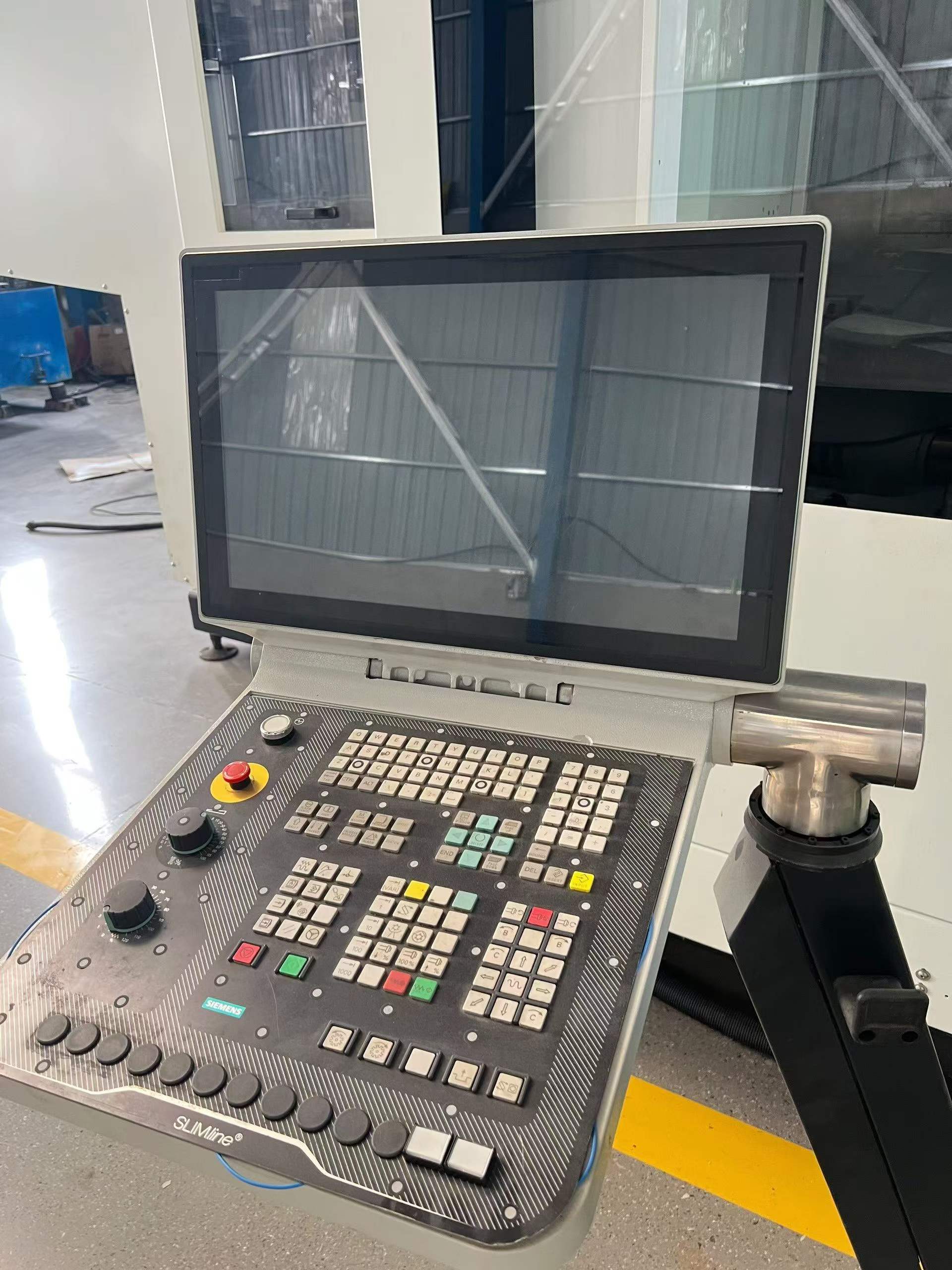 Used DMG MORI DMU 125 P 5-Axis Machining Center with Siemens 840 DSL photo 2