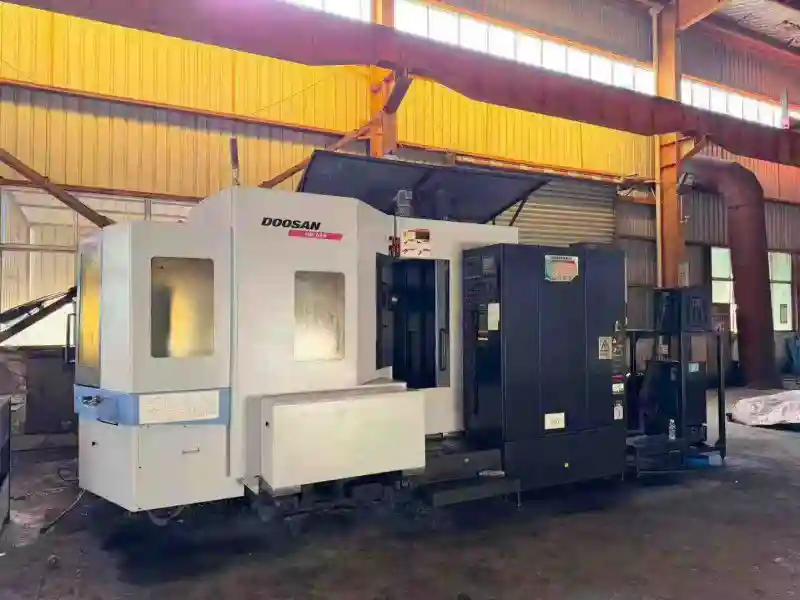 Used Doosan 630 Horizontal Machining Center with Fanuc photo 1