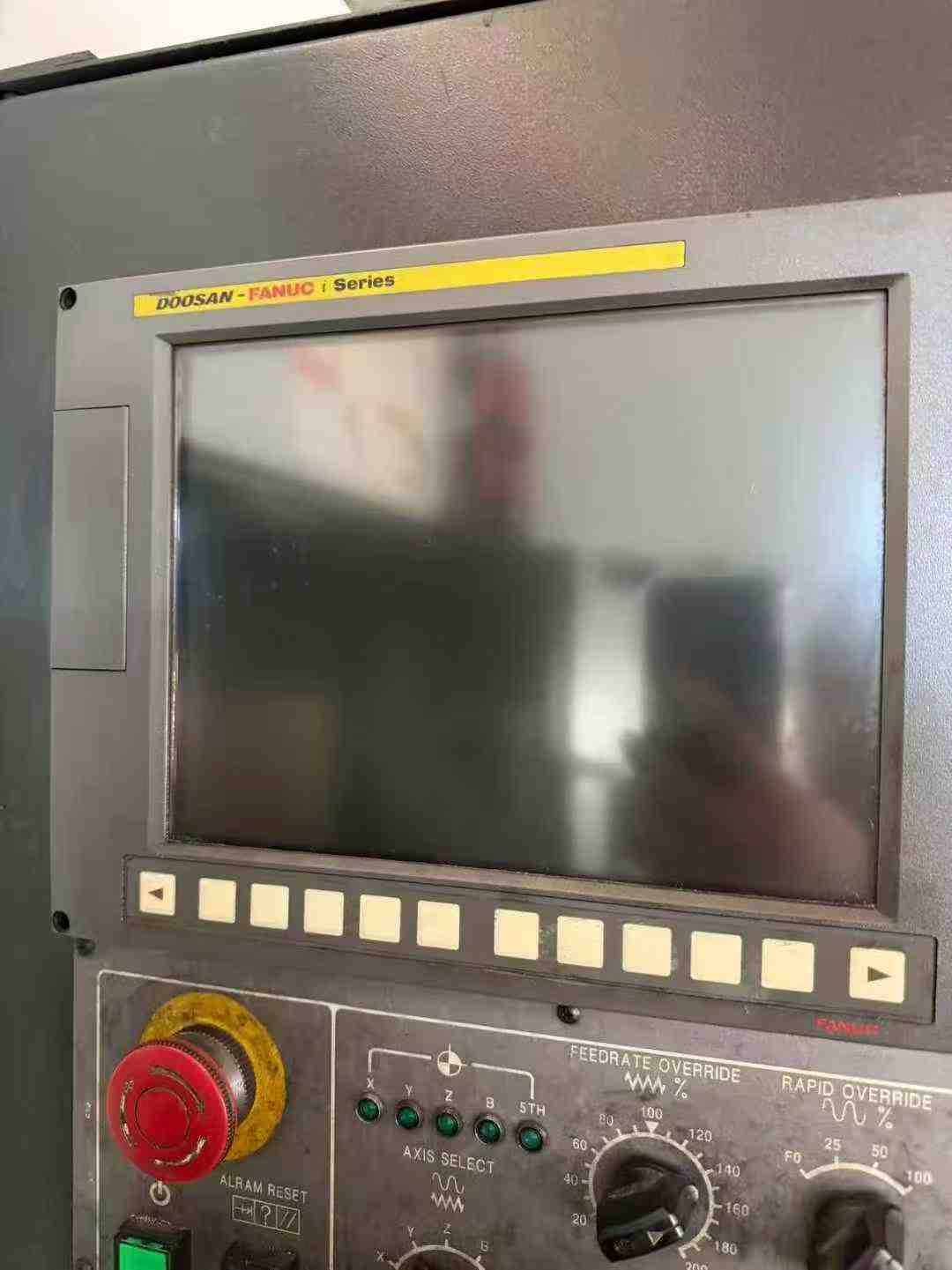 Used Doosan 630 Horizontal Machining Center with Fanuc photo 2