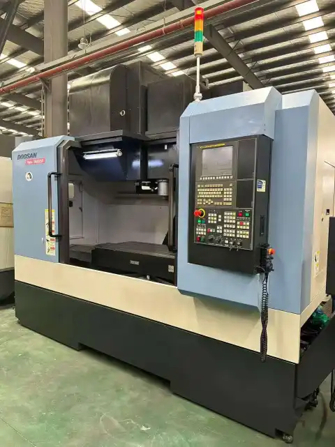 Centro de mecanizado Doosan MYNX-5400/50 usado con FANUC i Series