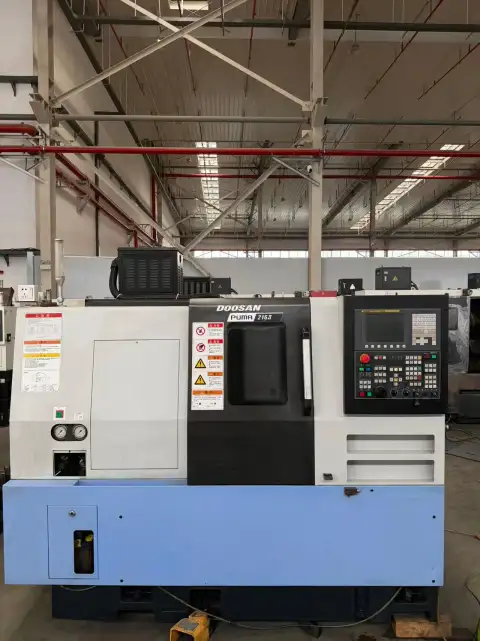 Torno CNC Doosan PUMA 215 II usado con FANUC