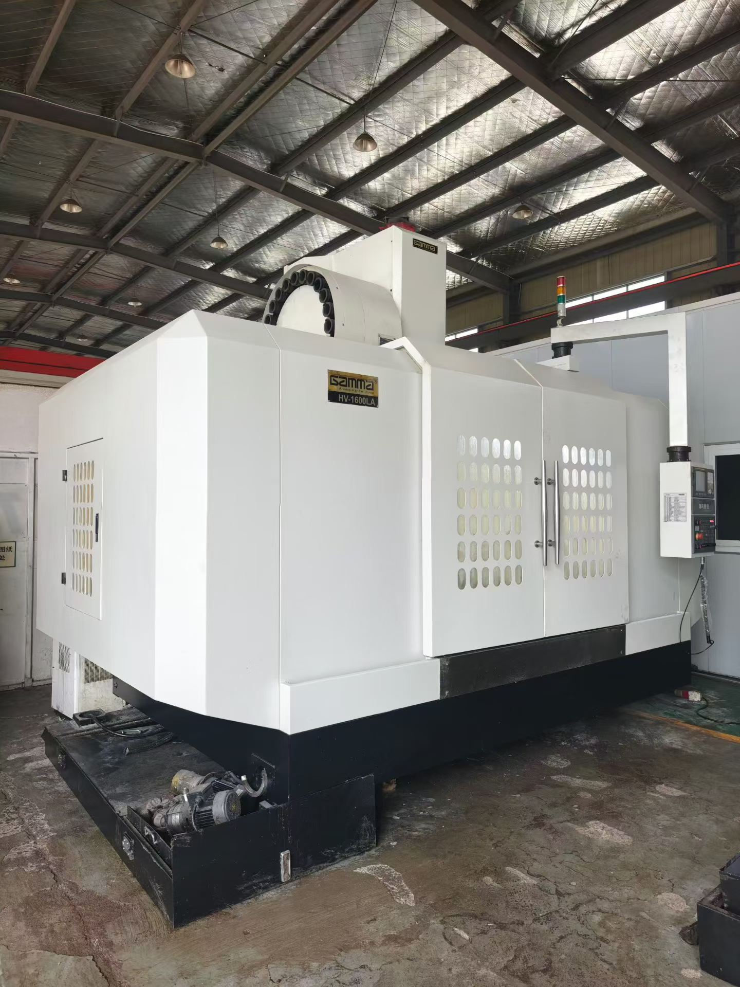 Used Gamma HV 1600 LA Vertical Machining Center photo 2