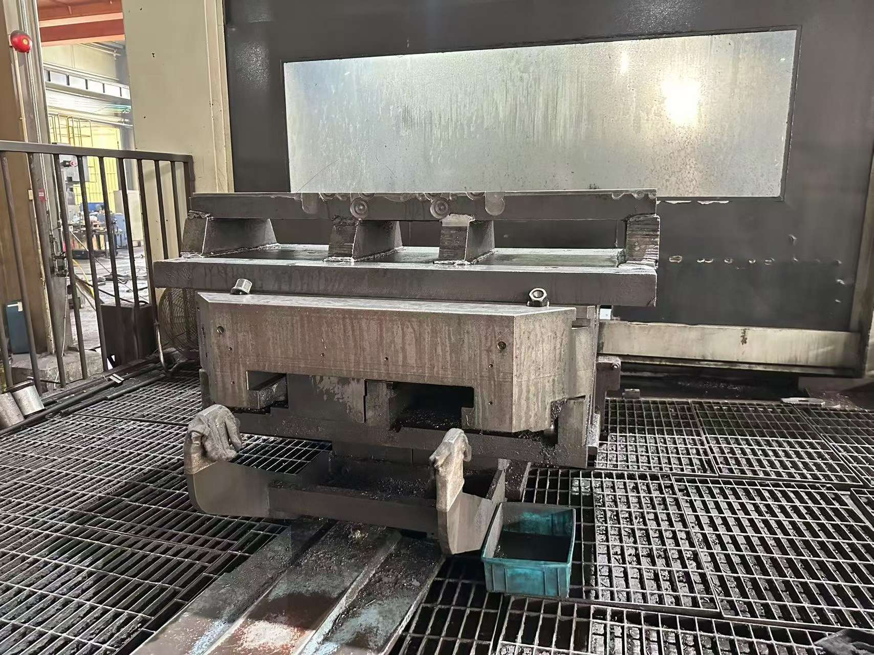 Used Haitian HTM-100 H Dual-Station Horizontal Machining Center with Fanuc 0i-MD photo 3