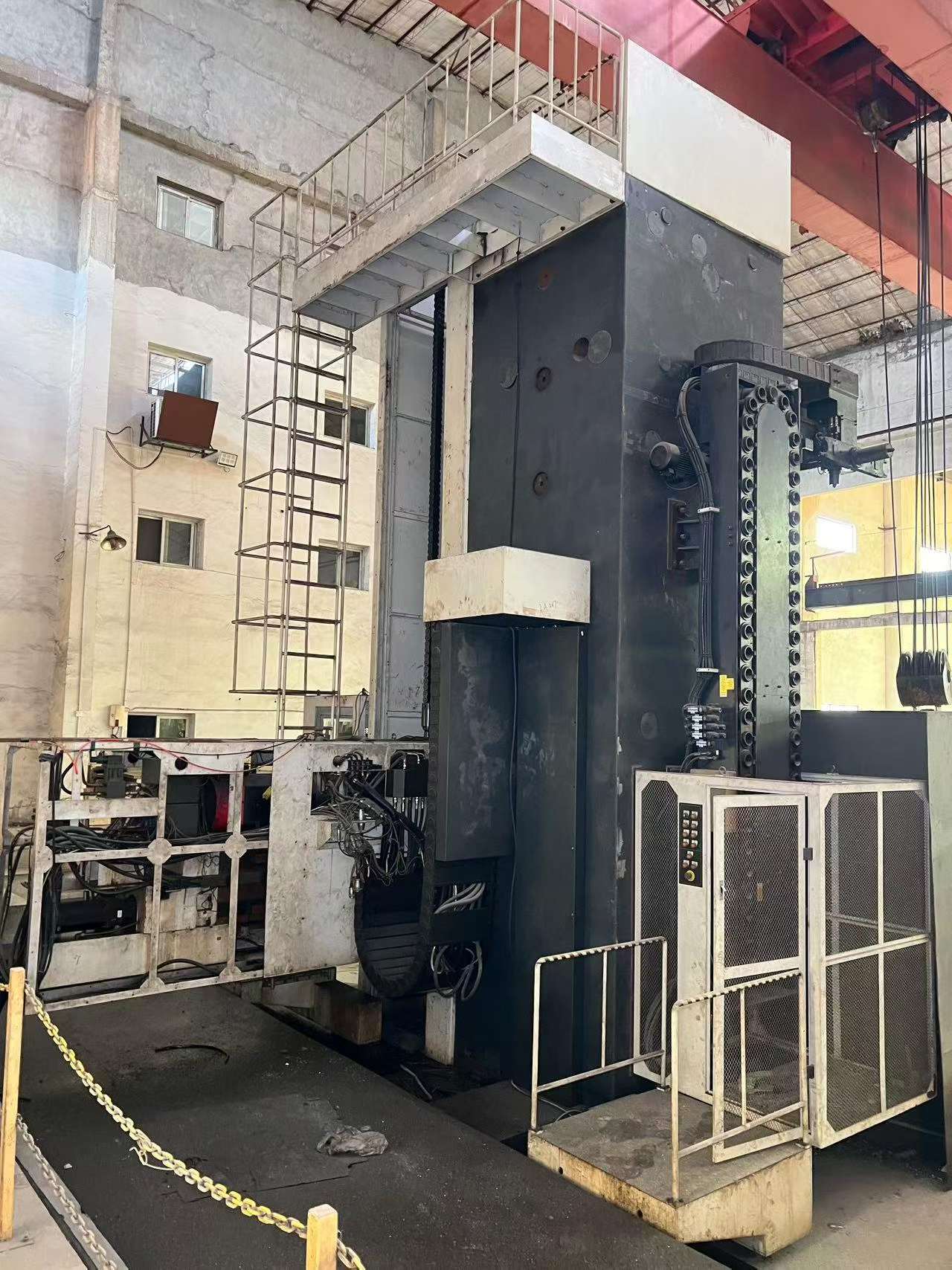 Used Hanchuan 6916 Floor-Type Boring and Milling Machine with FANUC 31 i photo 3