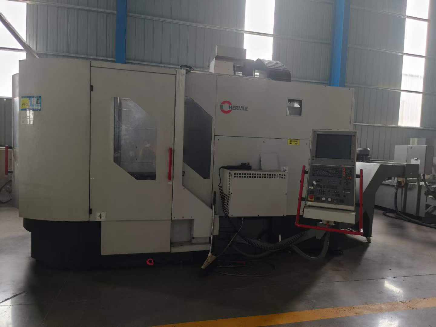 Used HERMLE C 40 UP 5-Axis Machining Center with Heidenhain Control photo 3