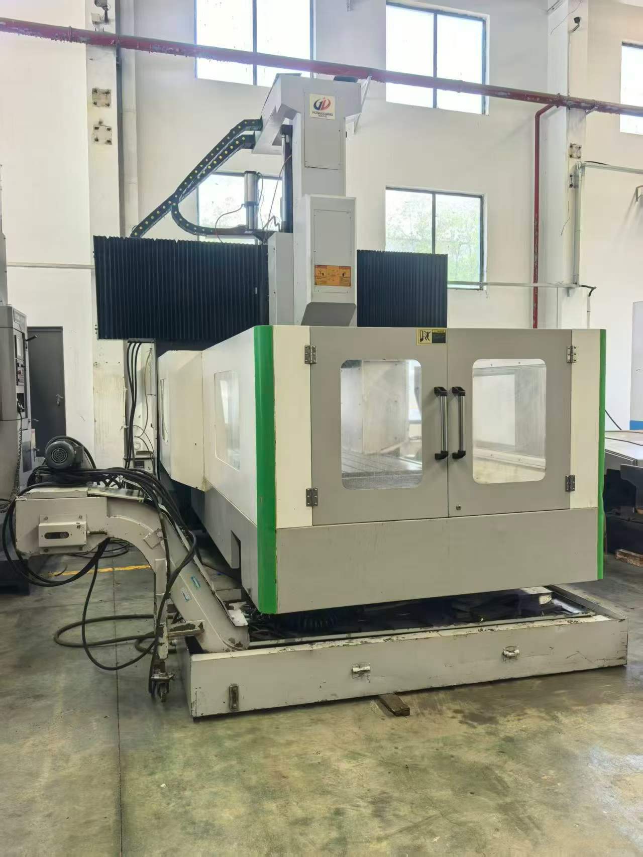 เครื่องกัด CNC แบบ Gantry Hongguang Weiye VMC-2516 มือสอง พร้อมระบบ FANUC MF Plus