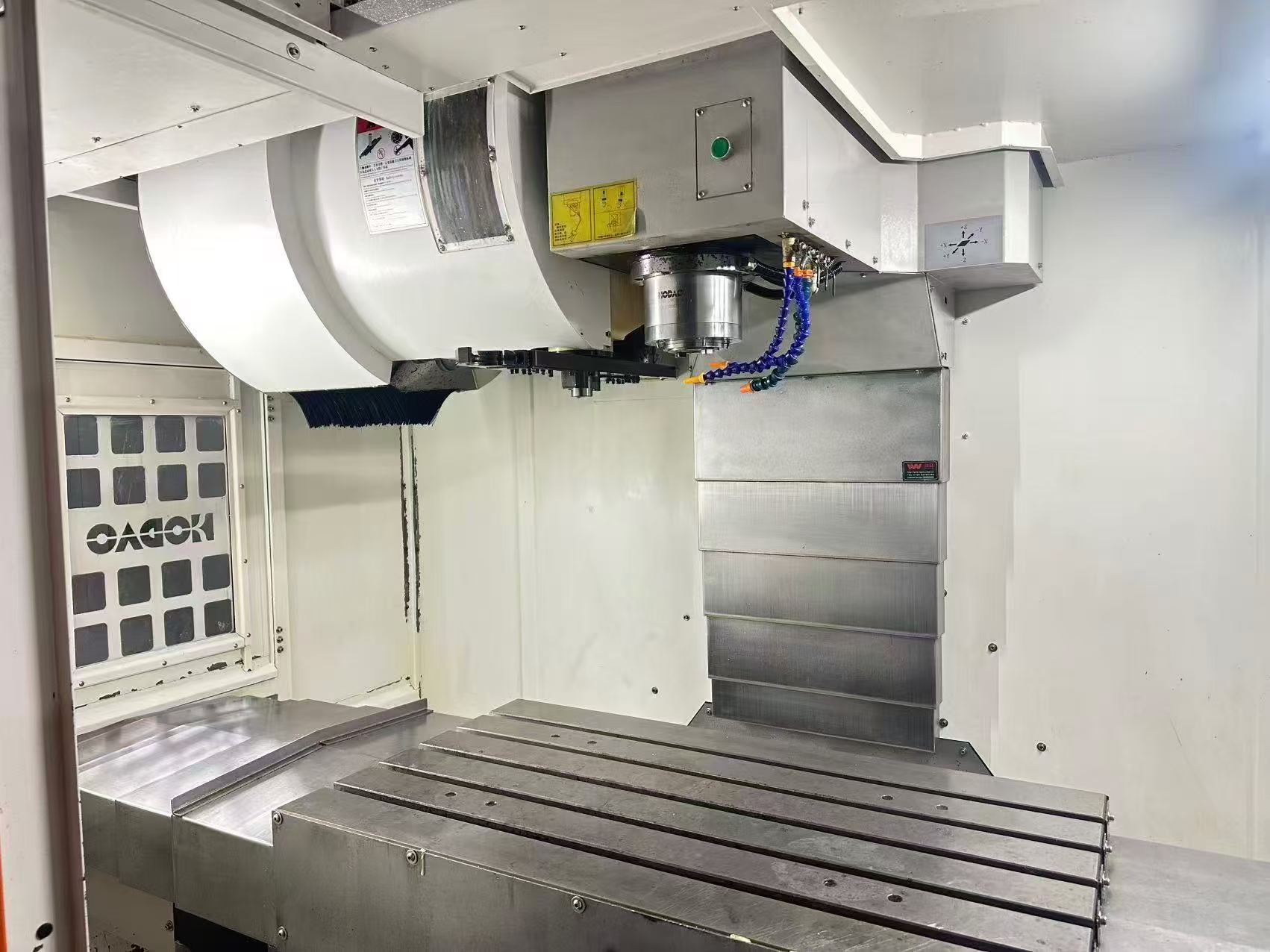 Used Houdao VF-855 Machining Center with Mitsubishi M 80 Control photo 4