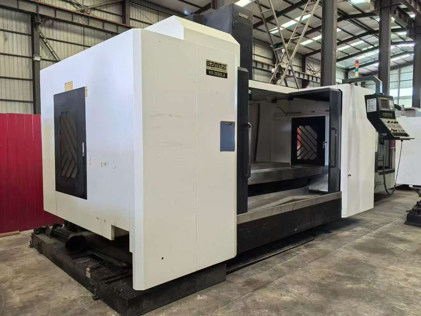 Used 珈玛 HV-2000 LA Machining Center photo 2