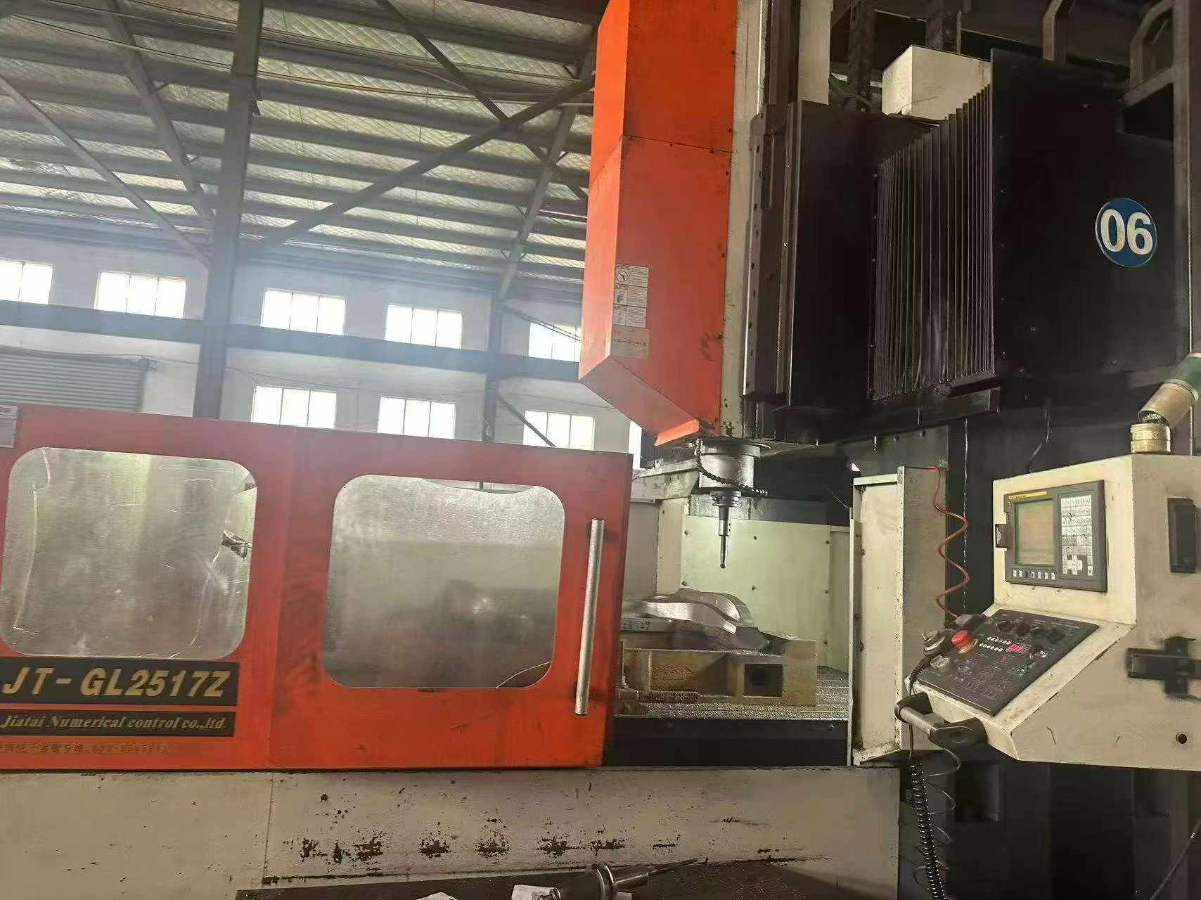 Used Jiatai 2517 Gantry Machining Center with Fanuc MD photo 2