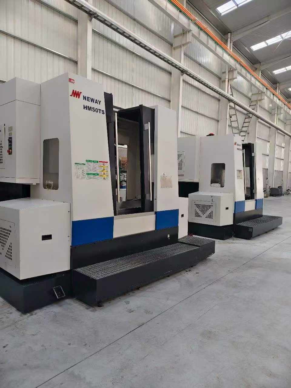 Used Neway HM 50 TS Horizontal Machining Center with Fanuc Control photo 2