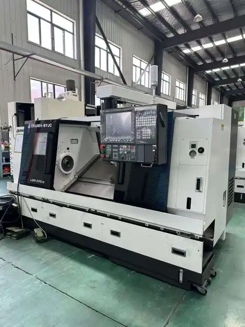 Torno CNC Okuma LBR-370-e usado con control Okuma OSP-P300LA-e