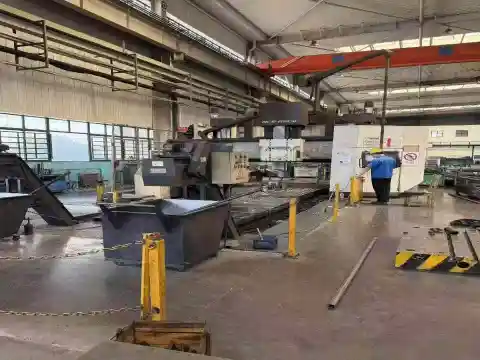 Máquina de fresado de pórtico de cinco caras Okuma MCR-A 5 CII usada