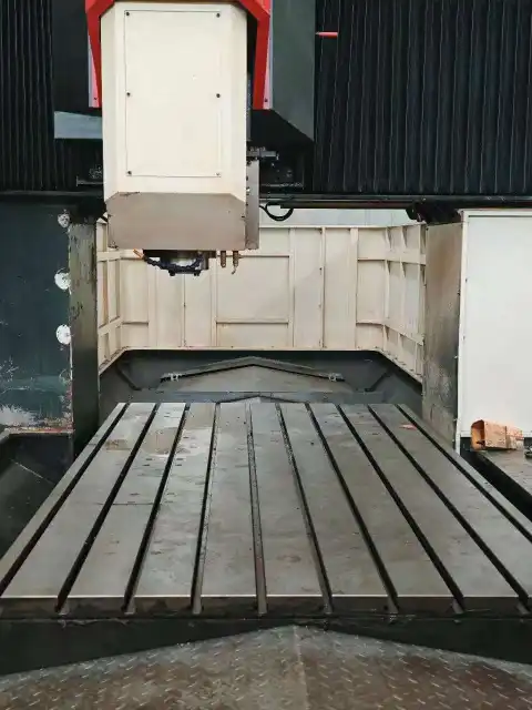 Kullanılmış Qiaodi SYU-L 2517 Portal İşleme Merkezi, FANUC 0i-MF Plus