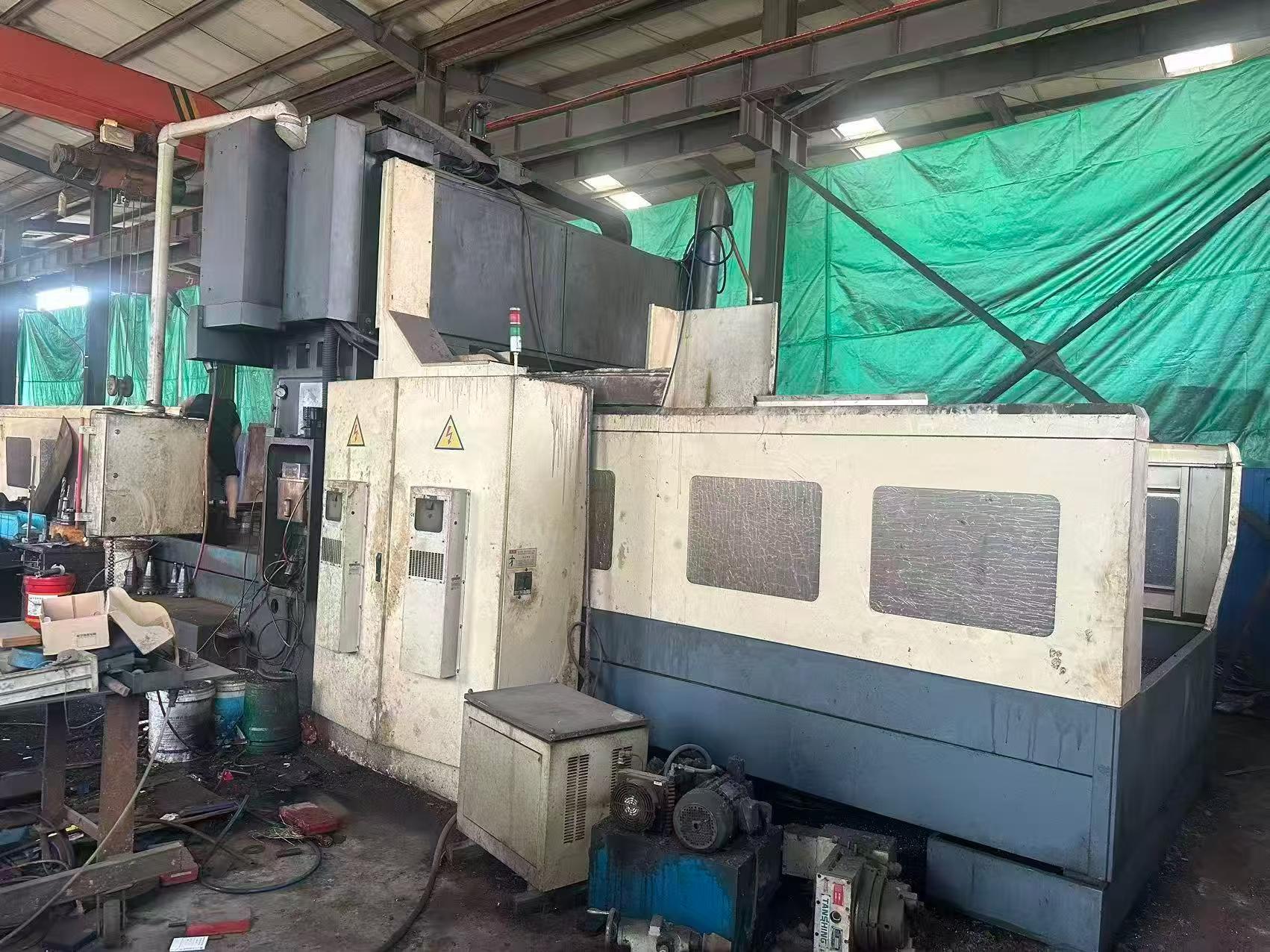 Used Qingfeng 4022 Gantry Machining Center with Mitsubishi M 70 photo 2