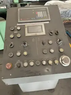 Used Qiqihar DVT 250 x 20/16 Vertical Lathe photo 3