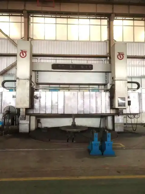 Torno vertical CNC de doble columna Qizhong DVT 500 x 20/32 Q-NC usado