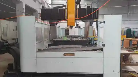 Máquina Fresadora de Pórtico CNC Runxing 4025 Usada con Mitsubishi M70
