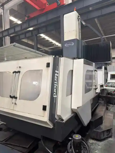 مركز تصنيع جسري مستعمل She Hong CNC-2015 L