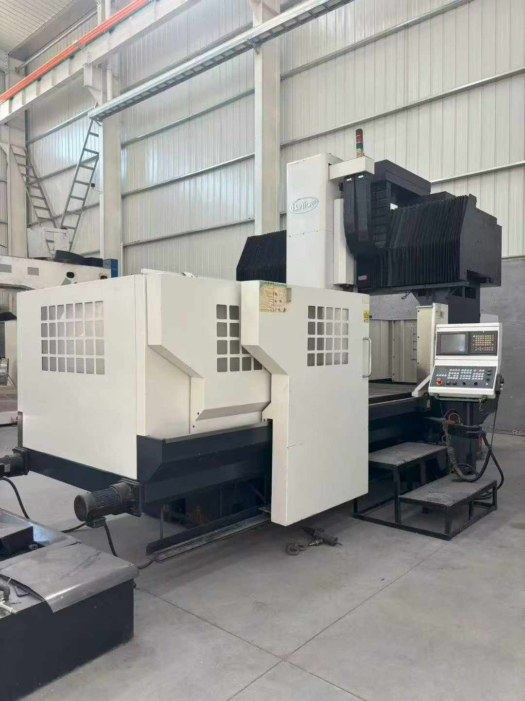 Used She Hong PR 0-2000 S Gantry Machining Center with Fanuc 18 i-MB photo 1