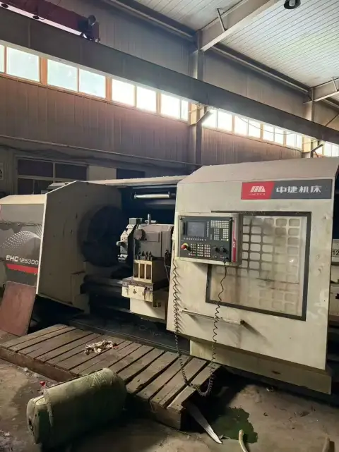 Б/у токарный станок с ЧПУ Shenyang 125300 с управлением Siemens