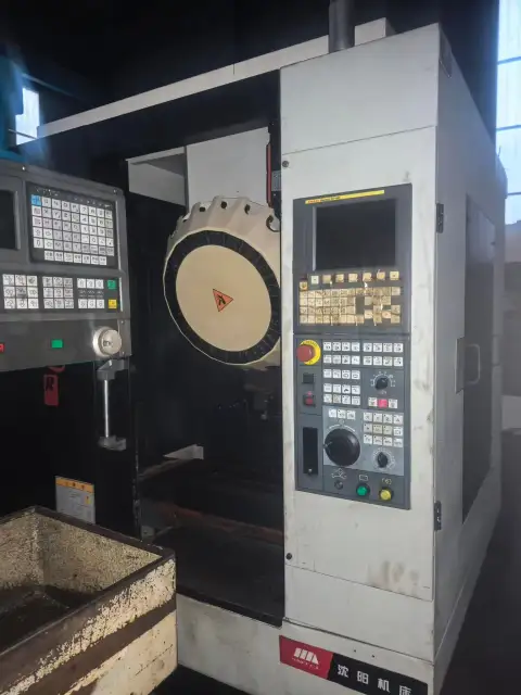 مركز حفر وقلاوظة شنيانج 500 مستعمل مع FANUC MF