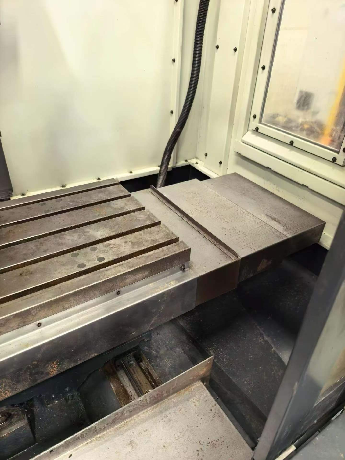 Used Shenyang 850 E Machining Center with Fanuc Control photo 4