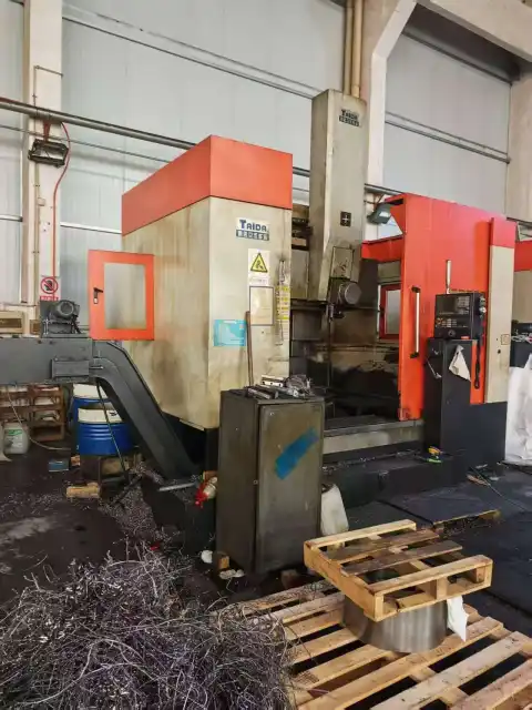 Bubut Vertikal CNC Taida Bekas 1.25 m dengan Sistem Kontrol Siemens