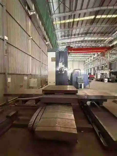 Mesin Bor dan Freis CNC Taiwan Far East 110 R Bekas