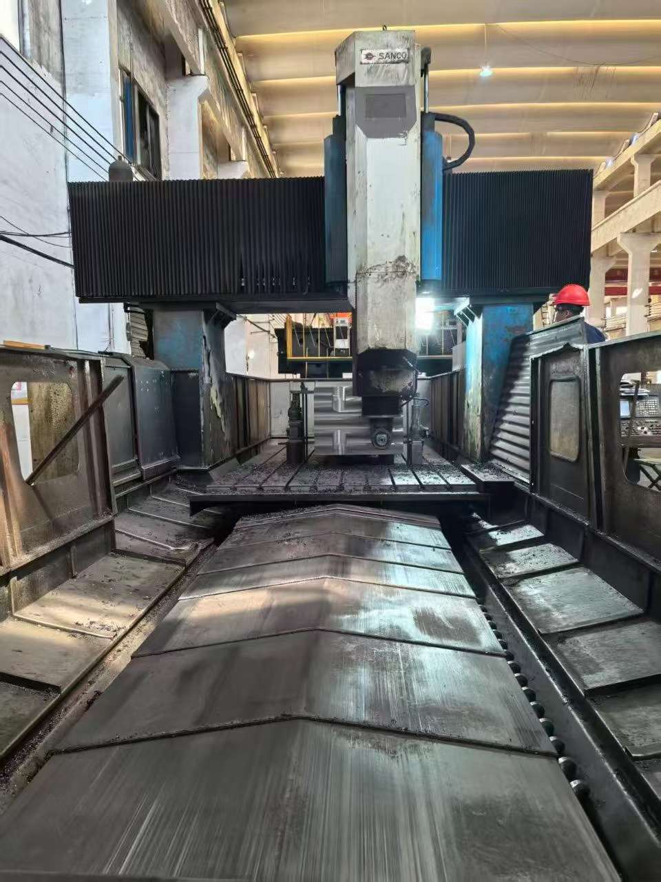 Used Taiwan Songying SDM-4225 Gantry Milling Machine with Fanuc MB Controller photo 1