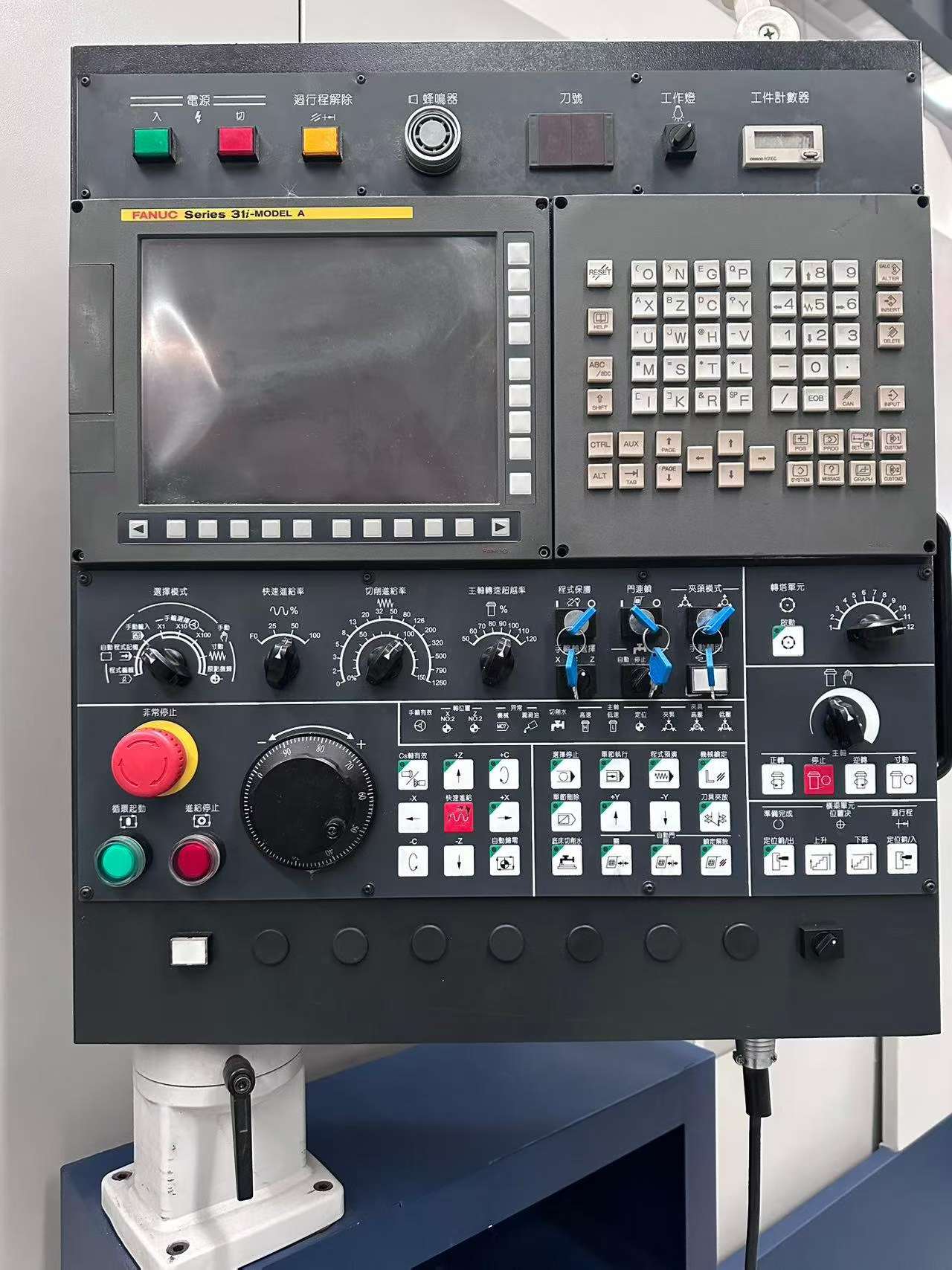 Used 荣田 VL-125 C CNC Vertical Lathe, 2016, Fanuc 31 i photo 3
