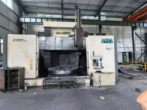 مخرطة عمودية CNC عالية السرعة من شينغهو 2.5 م مستعملة